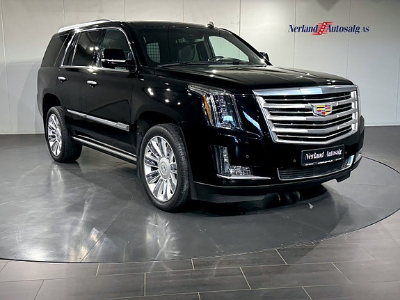 Cadillac Escalade 11 of 30