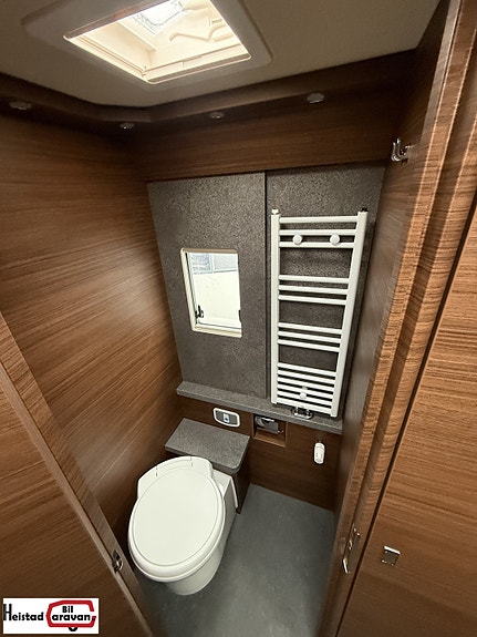 Carthago c-line I 5.9 XL LE MB | LITHIUM 17 of 29