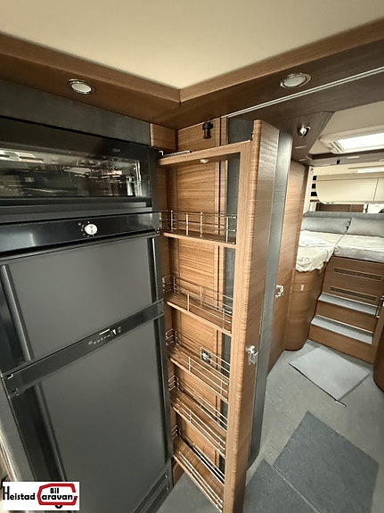 Carthago c-line I 5.9 XL LE MB | LITHIUM 13 of 29