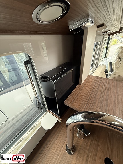 Carthago c-line I 5.9 XL LE MB | LITHIUM 12 of 29