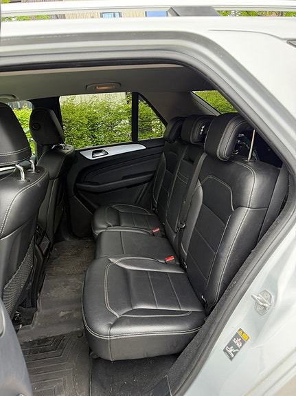 Mercedes-Benz ML350 11 of 11