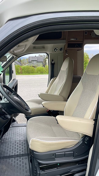 Hymer HYMER T 674 Premium 50 Edition! 16 of 30