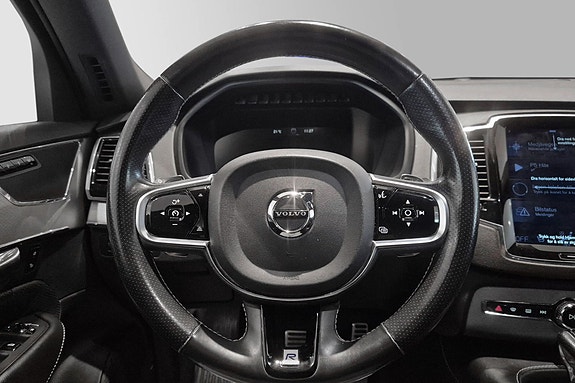 Volvo XC90 16 of 30