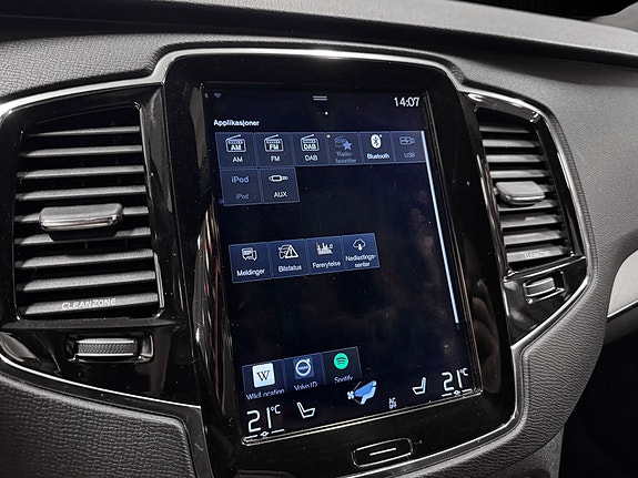 Volvo XC90 25 of 30