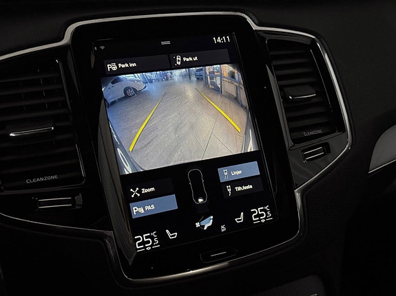 Volvo XC90 21 of 30