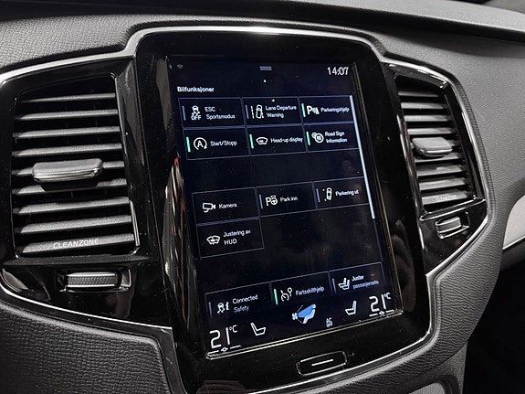 Volvo XC90 23 of 30