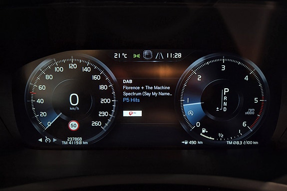 Volvo XC90 18 of 30