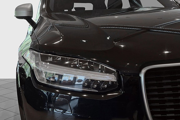 Volvo XC90 4 of 30