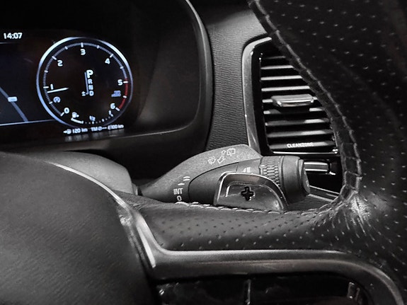 Volvo XC90 17 of 30