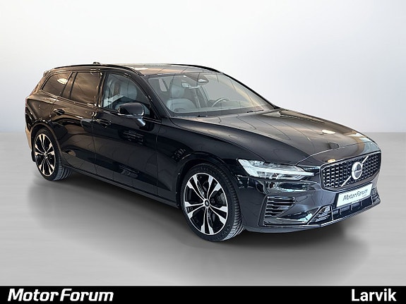 Sporty design med 19” Black Diamond Cut felger og takrails.
