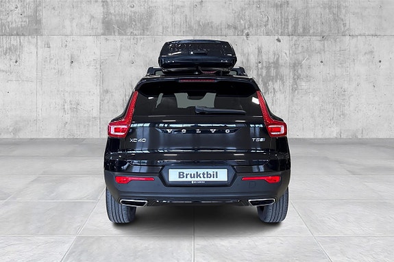 Volvo XC40 4 of 5