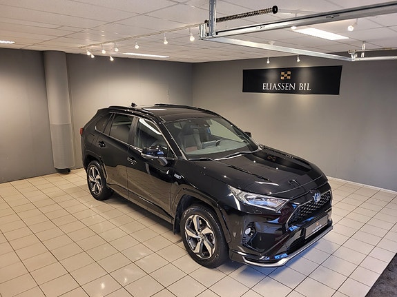 Toyota RAV4 2 of 5