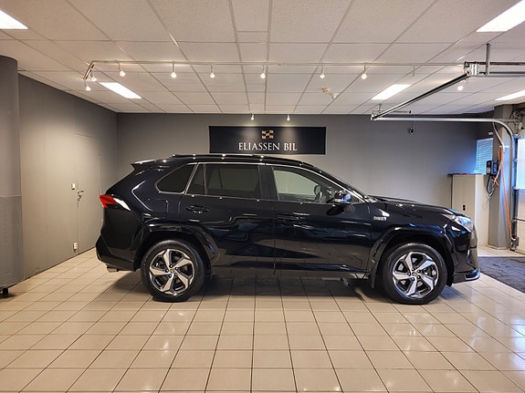 Toyota RAV4 4 of 5