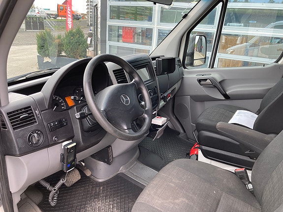 Mercedes-Benz Sprinter 8 of 18