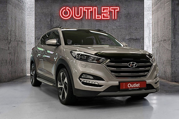 Hyundai Tucson 2 of 5