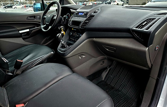 Ford Transit Connect 13 of 20