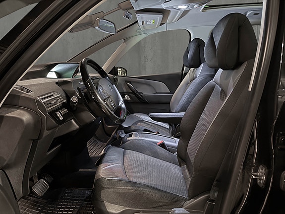 Citroen C4 Picasso 13 of 26