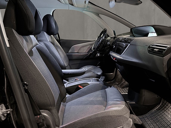 Citroen C4 Picasso 17 of 26