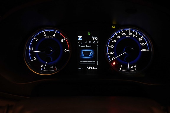 Toyota HiLux 23 of 30