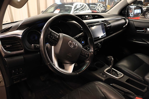 Toyota HiLux 19 of 30