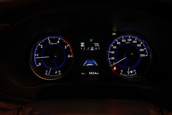 Toyota HiLux 24 of 30