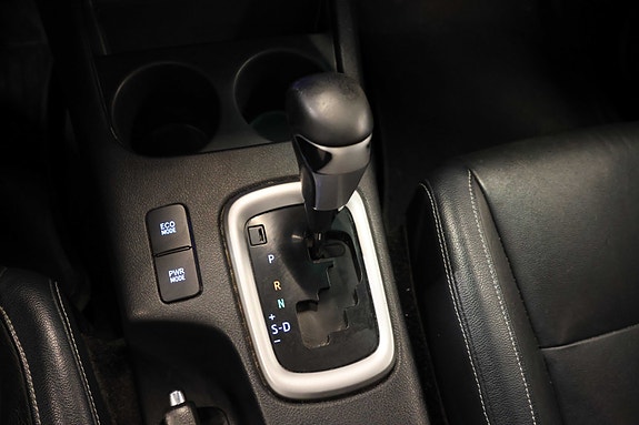 Toyota HiLux 21 of 30