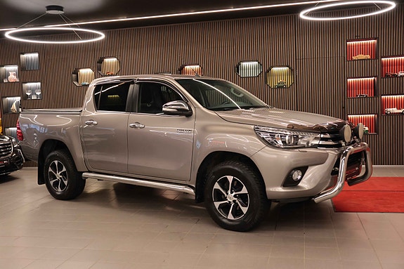 Toyota HiLux 3 of 30
