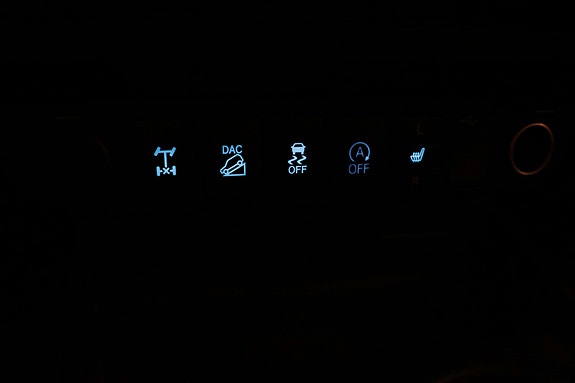 Toyota HiLux 28 of 30