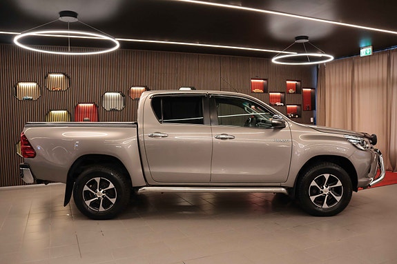 Toyota HiLux 9 of 30