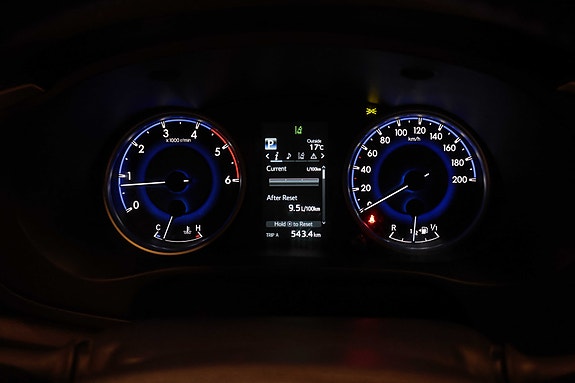 Toyota HiLux 22 of 30
