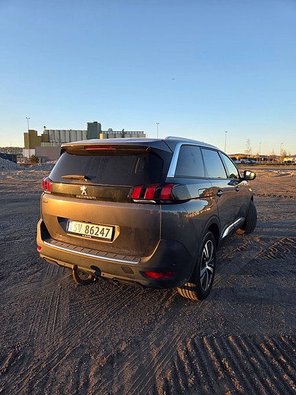 Peugeot 5008 4 of 5
