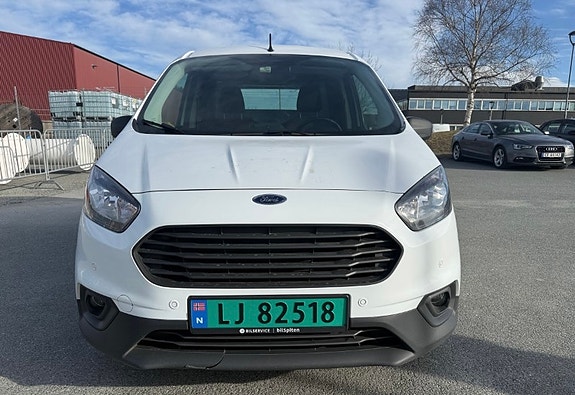 Ford Transit Courier 2 of 5