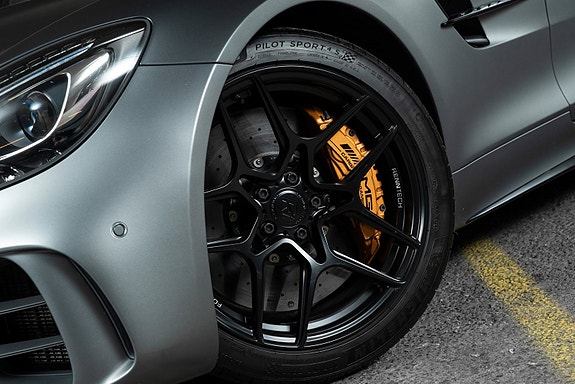 Mercedes-Benz AMG GT R 18 of 30