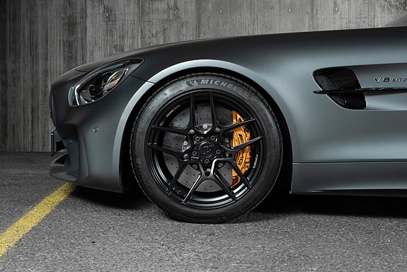 Mercedes-Benz AMG GT R 12 of 30