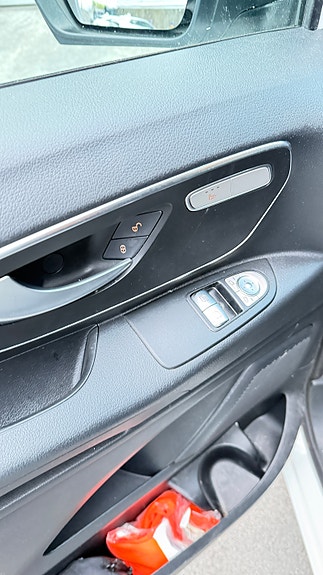 Mercedes-Benz eVito Tourer 11 of 19