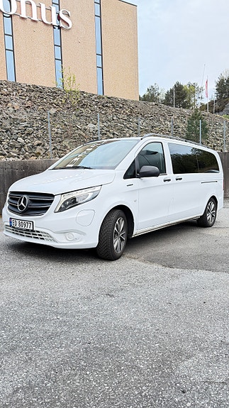 Mercedes-Benz eVito Tourer 2 of 5