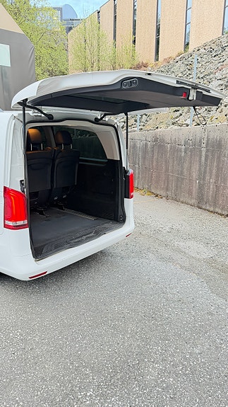 Mercedes-Benz eVito Tourer 6 of 19