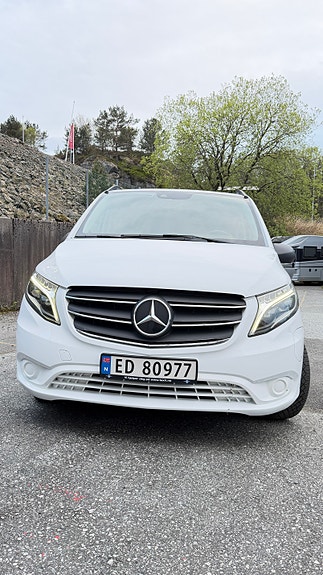Mercedes-Benz eVito Tourer 3 of 5