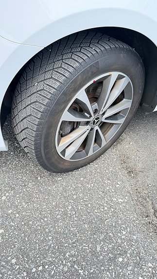 Mercedes-Benz eVito Tourer 12 of 19