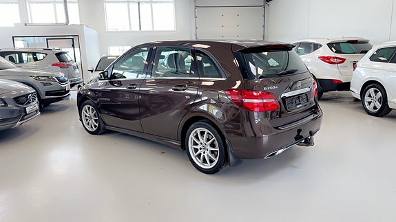 Mercedes-Benz B200 15 of 28