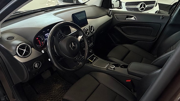 Mercedes-Benz B200 21 of 28