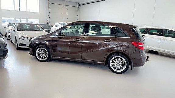 Mercedes-Benz B200 16 of 28