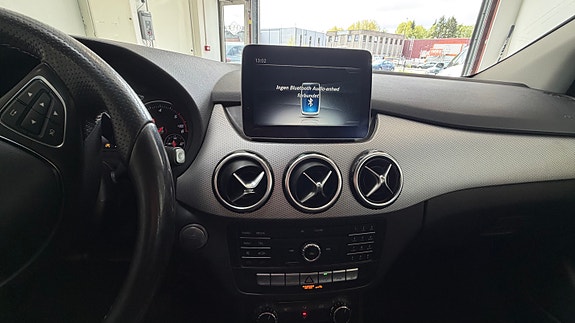 Mercedes-Benz B200 26 of 28