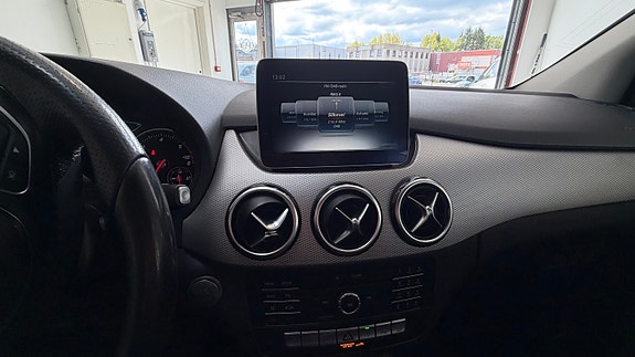 Mercedes-Benz B200 23 of 28
