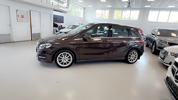 Mercedes-Benz B200 8 of 28