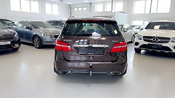 Mercedes-Benz B200 13 of 28