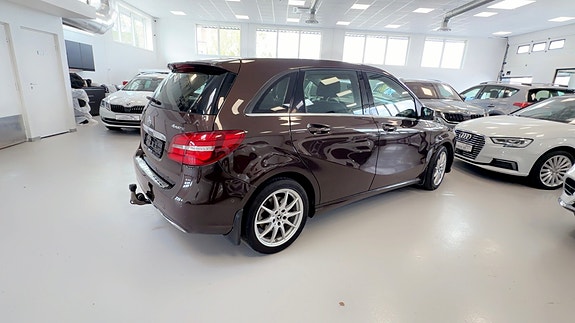 Mercedes-Benz B200 11 of 28