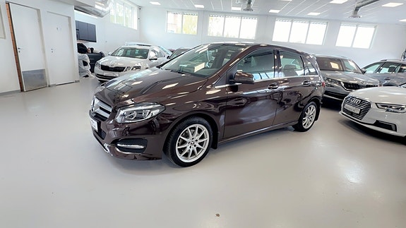 Mercedes-Benz B200 6 of 28