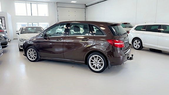 Mercedes-Benz B200 17 of 28