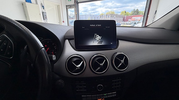 Mercedes-Benz B200 24 of 28
